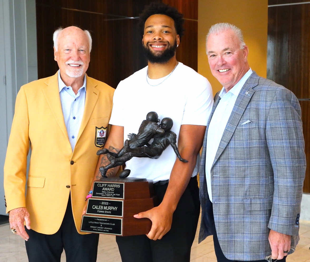 The 2022 Cliff Harris Award winner, Caleb Murphy from Ferris State with NFL Hall of Famer and trophy’s namesake Cliff Harris and Stephen Jones, COO/EVP Dallas Cowboys. (LtoR: Cliff Harris, Caleb Murphy, Stephen Jones).